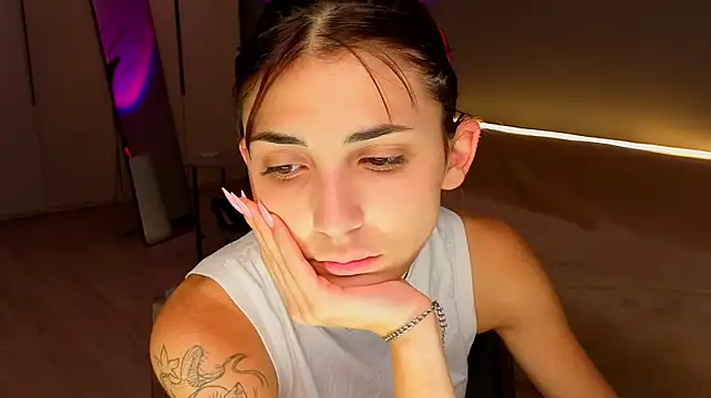 XXX chat uživo modela Skylar_Sinclair