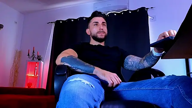 MightyAaron66n Live XXX chat