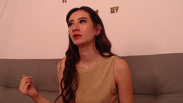 Chat XXX en directo de kloebunny