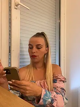 Chat +18 de BrumeLove ao vivo