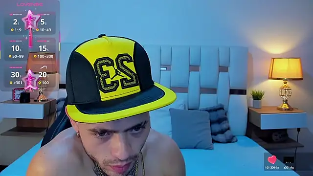 XXX chat uživo modela Zeus_damian21