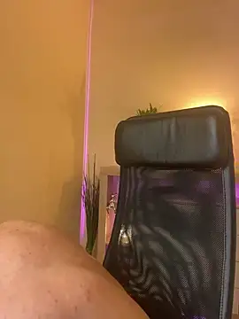 Alex_Knoxx élő XXX-chatje