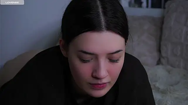 LowOncoming live XXX chat