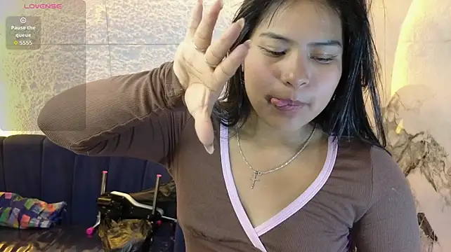XXX chat uživo modela Paulette_v