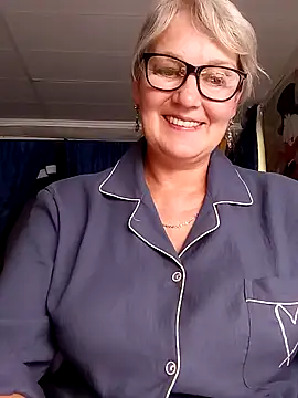 Chat +18 de irinamaux ao vivo