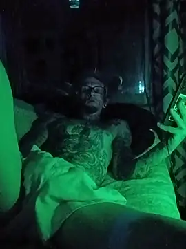 LilDaddyXXX94 网络视讯表演