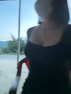 May-Squirt Obrolan Langsung XXX