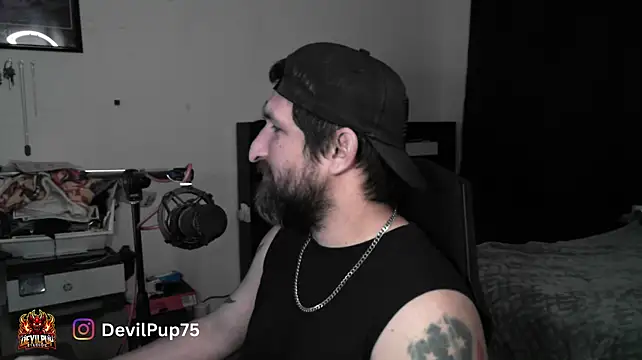 DevilPup75_ live XXX chat