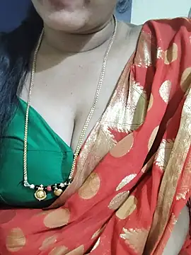 Raashi_15's Webcam Show