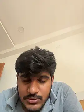 hotboy_hyd1 Adlı Modelin Canlı XXX Sohbeti