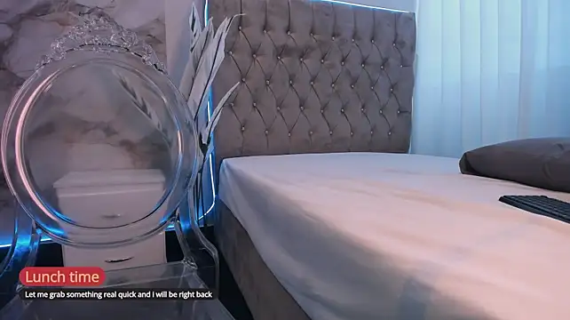 VanillaFlo Chat XXX live