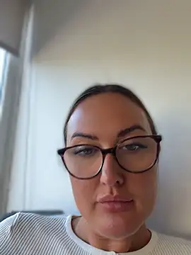 Crystal_xox লাইভ XXX চ্যাট