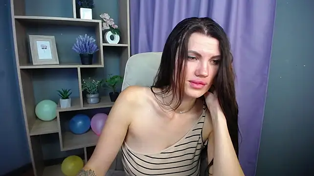 MilaLoona 现场XXX聊天