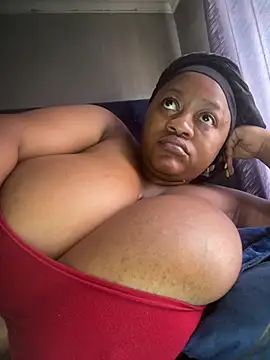 Chubbykarisma27 Adlı Modelin Canlı XXX Sohbeti