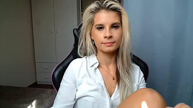 XXX chat uživo modela KristineGlow