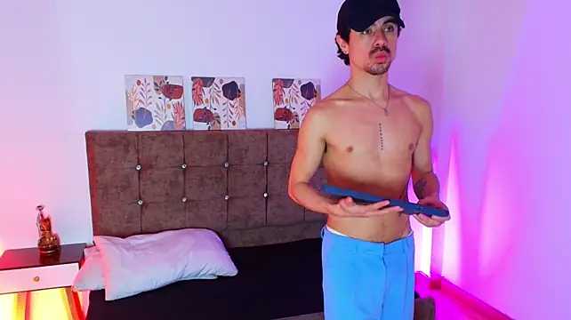 Ethan_Briggs_ Live XXX-chat