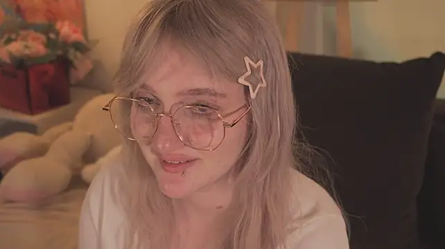 צ'אט XXX בשידור חי של ELLIEJAY