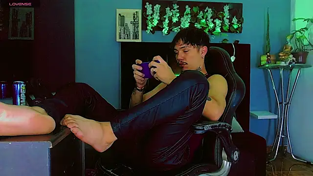 HannibalLester Chat XXX live