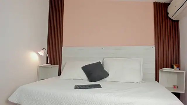 Pertunjukan Kamera Web Diegoacostabigcock