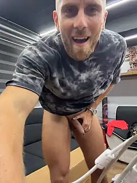 Chat +18 de Johnytrain ao vivo