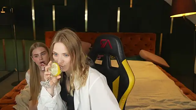 Rita_Moon054's Webcam Show