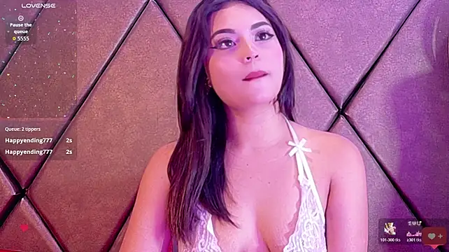 Chatroom XXX en direct de Mikaela-Banes