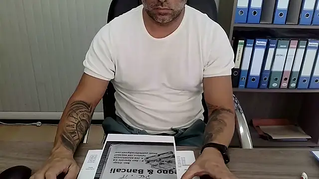 Evasionee 现场XXX聊天