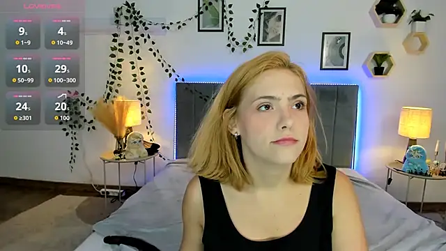 DellaRows' Live XXX Chat