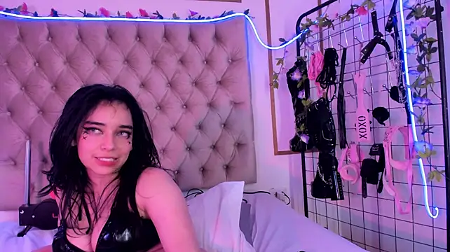 kira_Berry_ Chat XXX in diretta