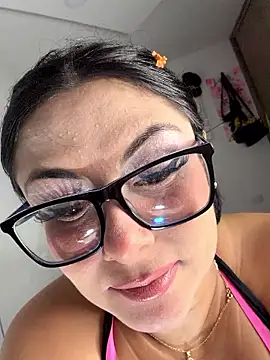 linatarens Adlı Modelin Canlı XXX Sohbeti