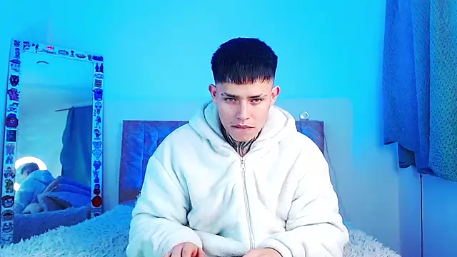 _justinmoon2 Adlı Modelin Canlı XXX Sohbeti