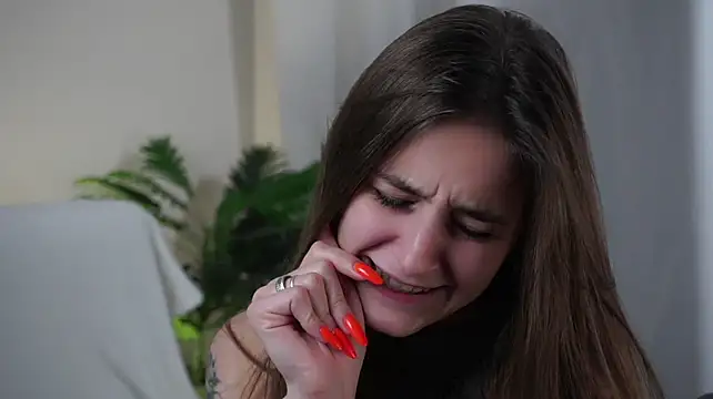 CaseyMulders Adlı Modelin Canlı XXX Sohbeti