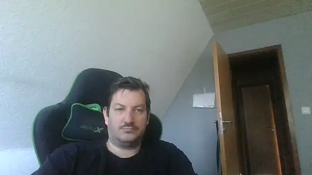 Golffahrer1982 Live XXX-Chat