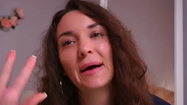 צ'אט XXX בשידור חי של YayMaya