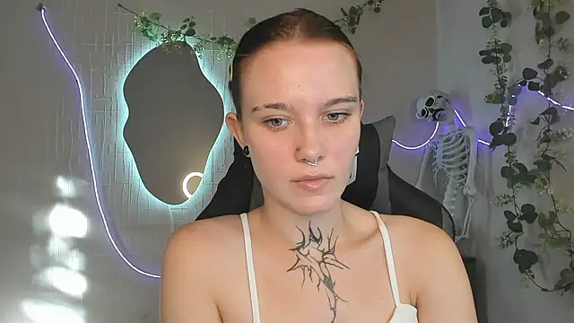 Elastikisss' Live XXX Chat