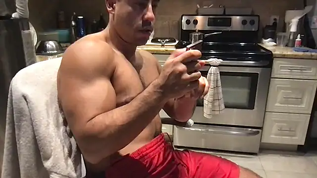 Chat XXX en directo de BigGuyMuscle