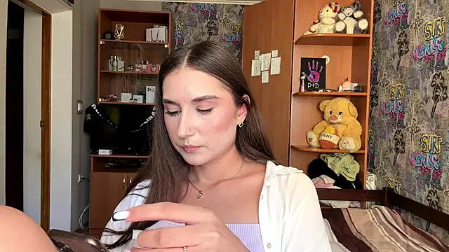 Chat +18 de KittyNoSkirty ao vivo
