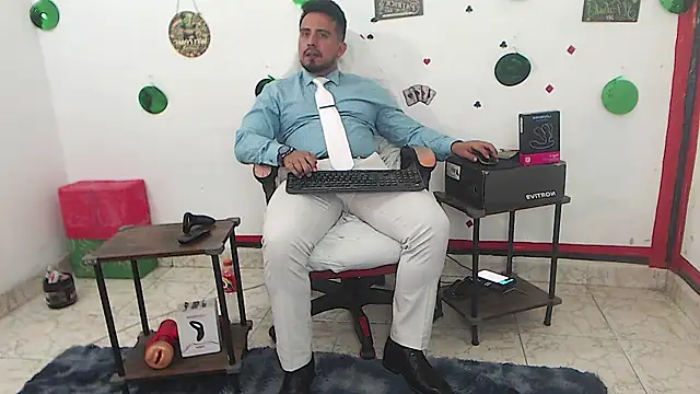 KalethBigDick élő XXX-chatje