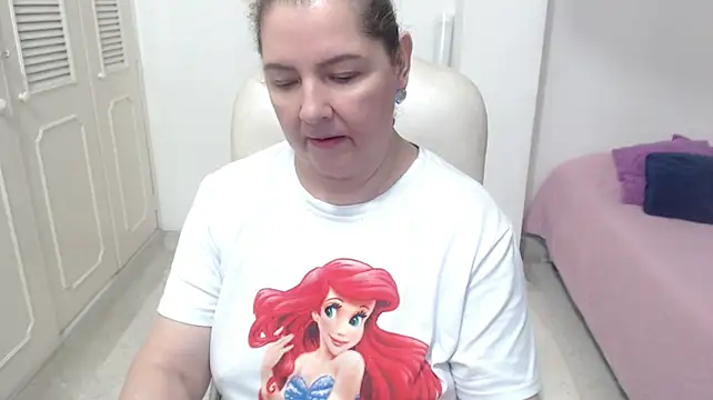 leonela_69's Live XXX Chat