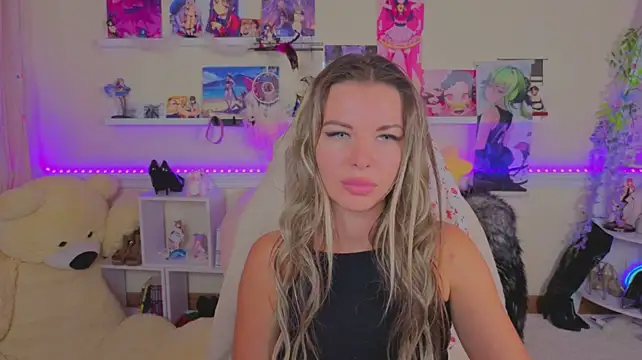 XXX chat uživo modela Real_Tini