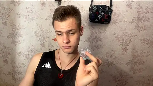 BigBabyMax live XXX chat