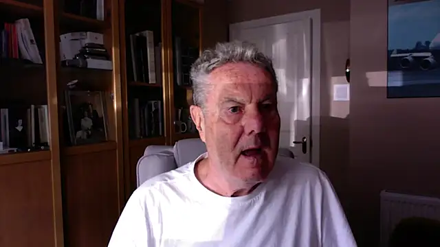 Oldpistolpete's Live XXX Chat