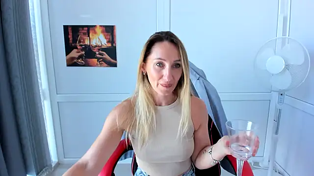 Chat +18 de LilyDreamm ao vivo