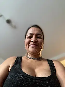 Jlo_69 XXX чат на живо