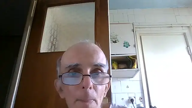 mariusica1@xh Adlı Modelin Canlı XXX Sohbeti