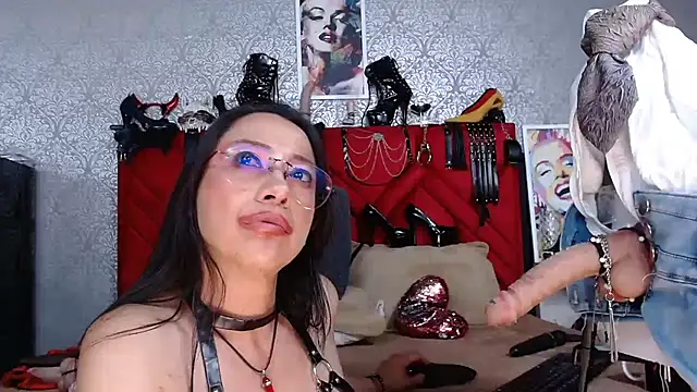 NahomiiPriestt's Live XXX Chat