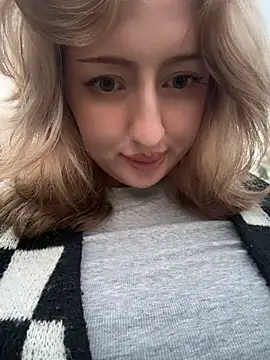 RonnieKiss XXX чат на живо