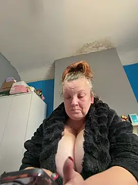 Chat XXX en directo de busty-bella1