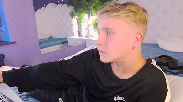 Chat +18 de _AlexHot_ ao vivo