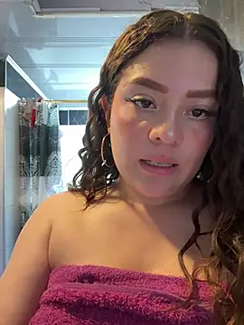 Jullieetta live XXX chat